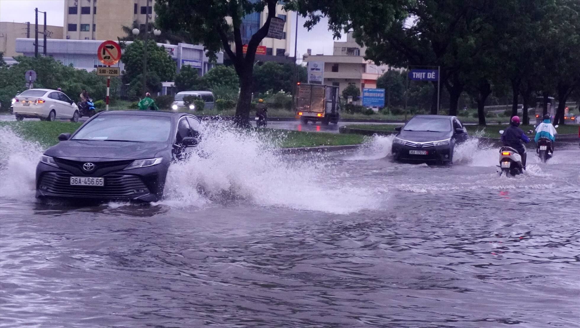 Thanh Hóa mưa lớn gây ngập lụt