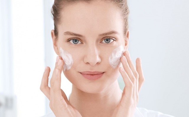  Làm sạch da là bước quan trọng khi thực hiện chăm sóc da mặt