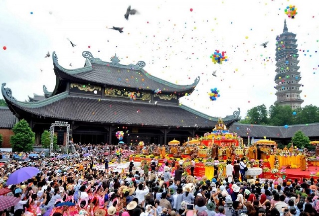Mùa lễ hội chùa Hương đầu năm 