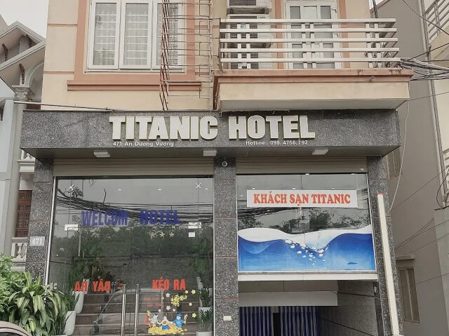 Khách Sạn Titanic