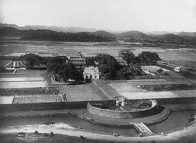Hình ảnh khu lăng miếu Triệu Tường được người Pháp chụp trước năm 1945