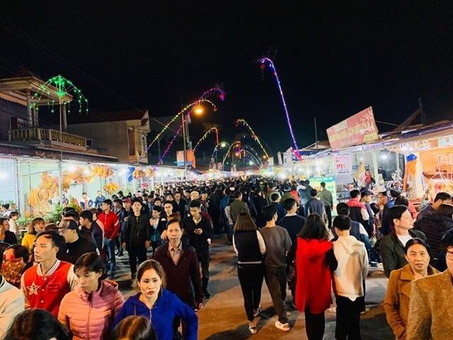 Đêm hội chợ Viềng ở Nam Định 