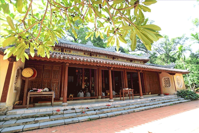 Chính điện chùa Thánh Duyên