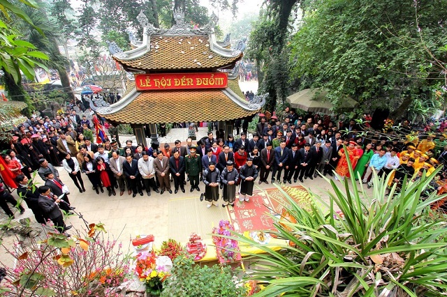 Lễ hội đền Đuổm được tổ chức vào đầu tháng Giêng hằng năm