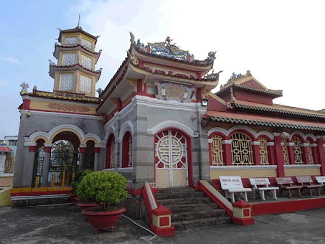 Ngôi chùa Sắc Tứ Tam Bảo ở Rạch Giá 