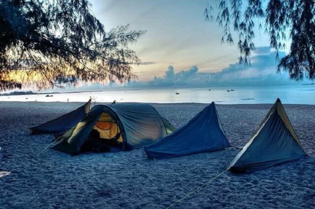 Cắm trại tại bãi biển Cồn Vành 