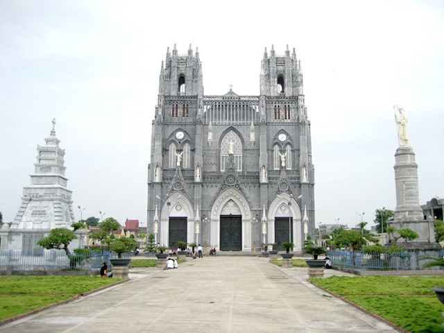 Quang cảnh nhà thờ Phú Nhai